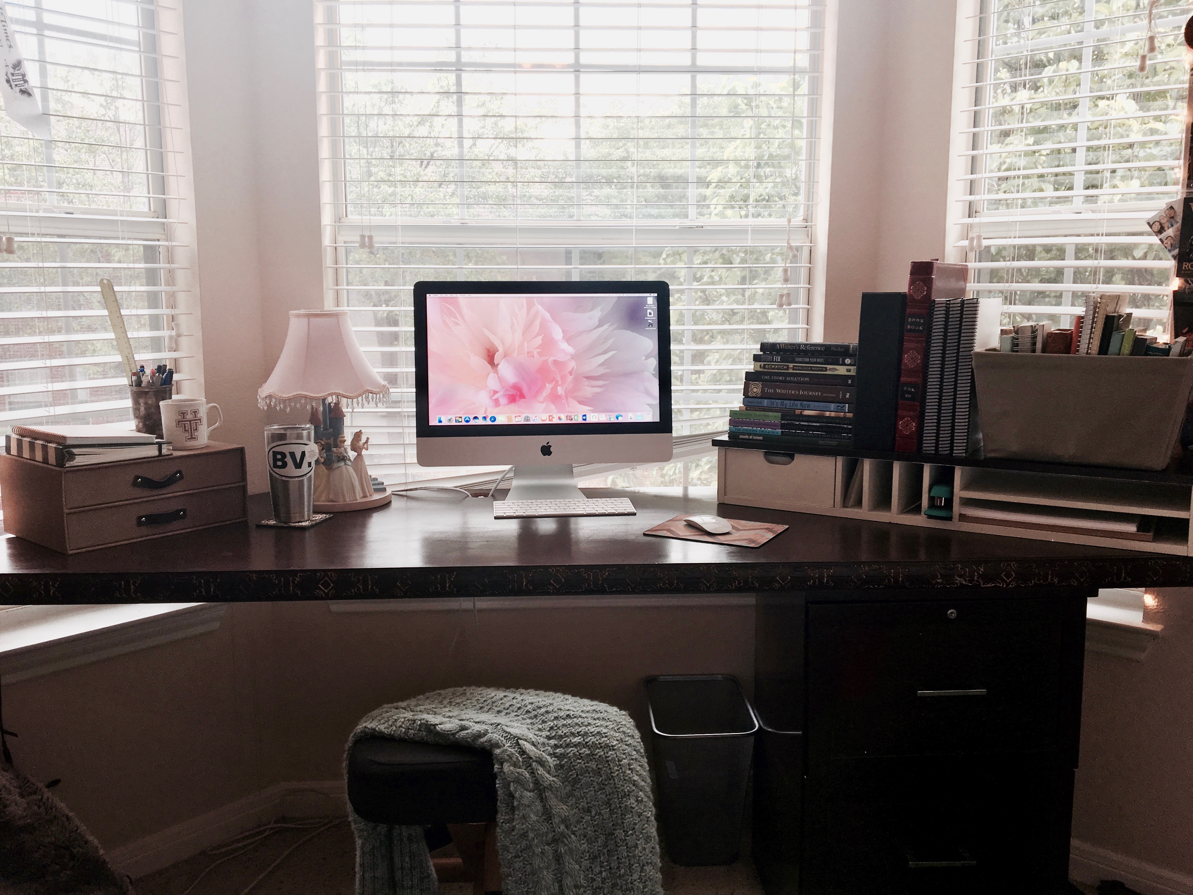 7 essentials for a writer’s workstation – Tauri Cox